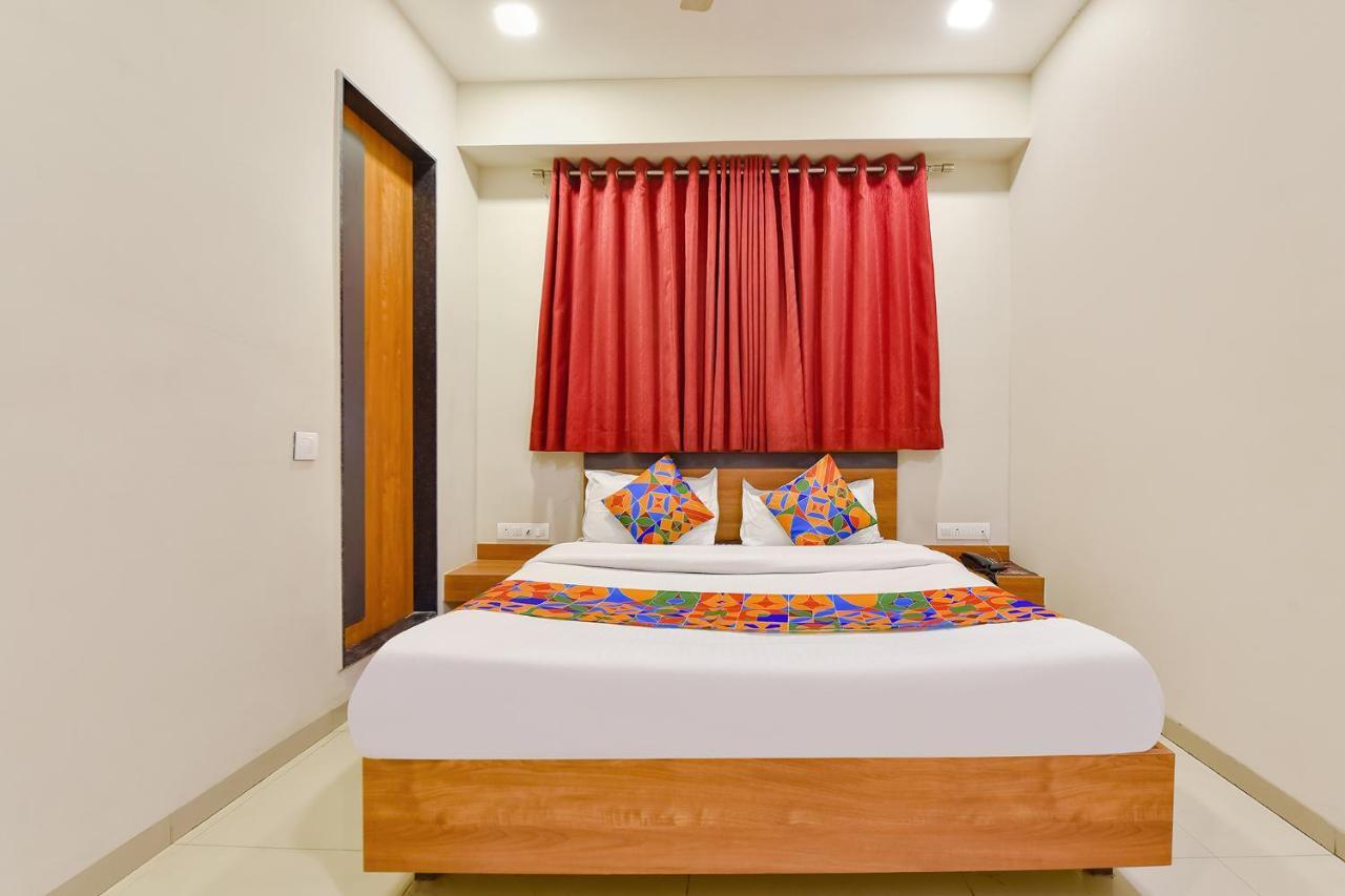 Fabhotel Happinex Сурат Экстерьер фото