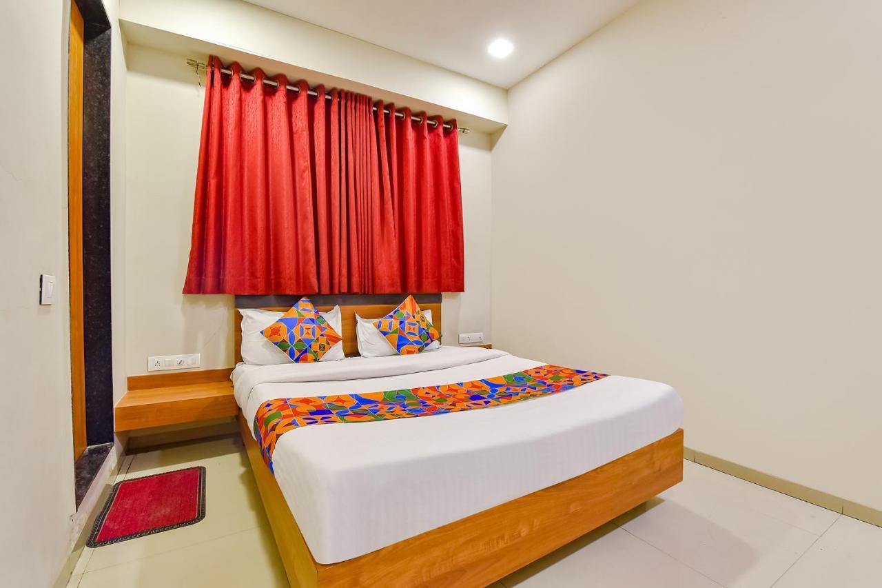 Fabhotel Happinex Сурат Экстерьер фото
