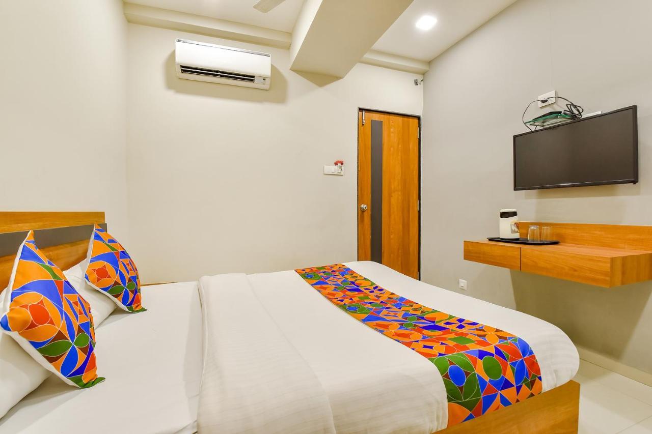 Fabhotel Happinex Сурат Экстерьер фото